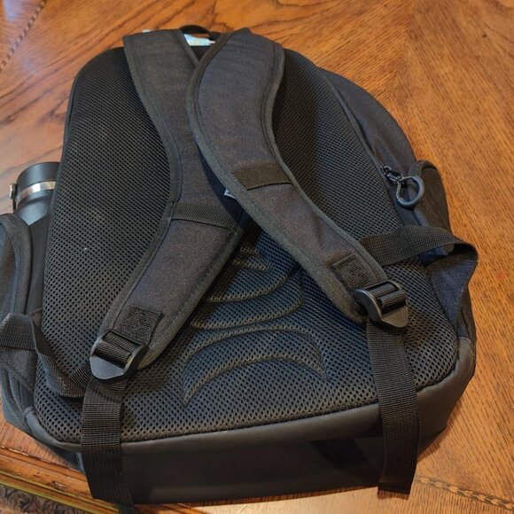 Skateboard Cool Gray Backpack - Picture 5 of 10